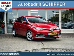 Rood Gebruikt 2015 Toyota Auris Hatchback | € 10.950 (Eerlijke prijs)