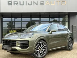 Groen, metallic lak Gebruikt 2024 Porsche Cayenne Sport SUV | € 119.950 (Duur)