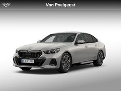 Grijs Nieuw 2025 BMW 520 M Sport Sedan | € 87.865 (Duur)