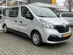 Grijs, metallic lak Gebruikt 2018 Renault Trafic Authentique Van | € 27.450