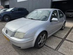 Grijs Gebruikt 2001 VW Bora Trendline Sedan | € 950 (Goede deal)