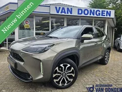 Bruin, metallic lak Gebruikt 2022 Toyota Yaris Cross SUV | € 24.395 (Goede deal)