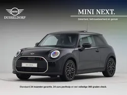 Zwart Gebruikt 2024 Mini Cooper S Favoured Hatchback | € 39.450