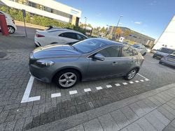 Grijs Gebruikt 2015 Volvo V40 Momentum Stationwagen | € 12.500 (Iets duurder)
