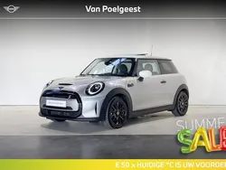 Melting silver iii Gebruikt 2023 Mini Cooper Classic Hatchback | € 25.795 (Eerlijke prijs)