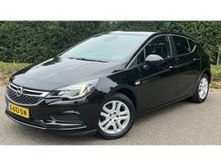 Zwart Gebruikt 2018 Opel Astra Edition Hatchback | € 9.450 (Goede deal)