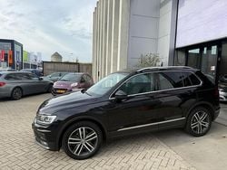 Zwart Gebruikt 2017 VW Tiguan Highline SUV | € 22.950 (Goede deal)