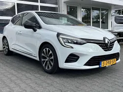 Wit Gebruikt 2023 Renault Clio V Techno Hatchback | € 14.450 (Super prijs)