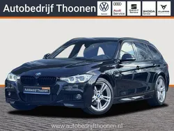 Zwart, metallic lak Gebruikt 2018 BMW 318 M Sport Stationwagen | € 19.900 (Eerlijke prijs)