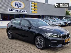 Zwart Gebruikt 2023 BMW 118 Basis Hatchback | € 29.000 (Eerlijke prijs)