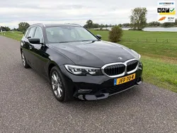 Zwart, metallic lak Gebruikt 2021 BMW 330e Sport Line Stationwagen | € 26.988 (Super prijs)