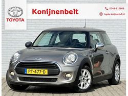Grijs Gebruikt 2017 Mini ONE Business Hatchback | € 10.995 (Eerlijke prijs)