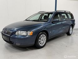 Blauw Gebruikt 2005 Volvo V70 Momentum Stationwagen | € 10.945