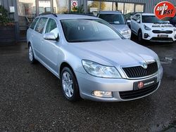Grijs (metallic) Gebruikt 2011 Skoda Octavia Ambition Stationwagen | € 5.950 (Eerlijke prijs)