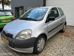 Grijs Gebruikt 2002 Toyota Yaris Hatchback | € 1.099 (Goede deal)