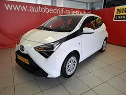 Wit Gebruikt 2018 Toyota Aygo X-play Hatchback | € 9.950 (Eerlijke prijs)
