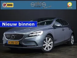 Grijs Gebruikt 2018 Volvo V40 Inscription Stationwagen | € 12.995 (Eerlijke prijs)