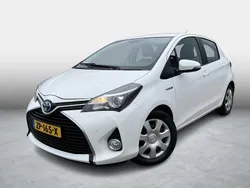 Wit Gebruikt 2017 Toyota Yaris Hybrid Trend Hatchback | € 12.999 (Eerlijke prijs)