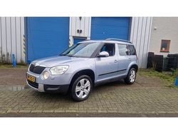 Blauw (metallic) Gebruikt 2011 Skoda Yeti Elegance SUV | € 6.950 (Goede deal)