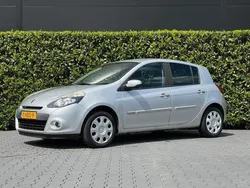 Grijs Gebruikt 2011 Renault Clio II Authentique Hatchback | € 1.950 (Goede deal)