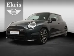 Grijs Gebruikt 2024 Mini Cooper Hatchback | € 39.900