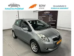 Grijs Gebruikt 2007 Toyota Yaris Luna Hatchback | € 6.495 (Eerlijke prijs)