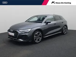 Grijs Gebruikt 2024 Audi A3 Sportback S-Line Hatchback | € 42.440 (Duur)