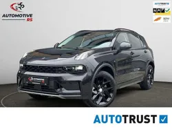 Zwart, metallic lak Gebruikt 2022 Lynk & Co 01 SUV | € 24.945 (Eerlijke prijs)
