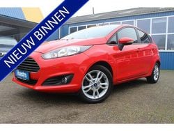Rood Gebruikt 2015 Ford Fiesta Titanium Hatchback | € 9.888 (Eerlijke prijs)