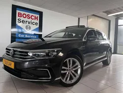 Grijs, metallic lak Gebruikt 2020 VW Passat Business Stationwagen | € 20.450 (Goede deal)