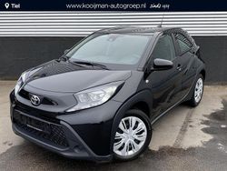 Zwart Gebruikt 2022 Toyota Aygo Play Hatchback | € 15.900 (Eerlijke prijs)