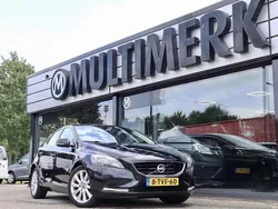 Zwart Gebruikt 2014 Volvo V40 Momentum Stationwagen | € 10.885 (Eerlijke prijs)