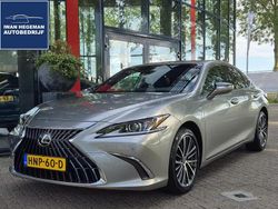 Grijs Gebruikt 2024 Lexus ES300H Business Edition Sedan | € 45.890
