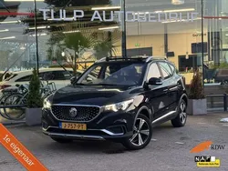 Zwart Gebruikt 2020 MG ZS Luxury Sedan | € 14.999 (Eerlijke prijs)