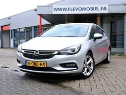 Grijs, metallic lak Gebruikt 2019 Opel Astra Innovation Hatchback | € 11.450 (Eerlijke prijs)