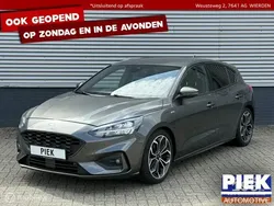 Grijs, metallic lak Gebruikt 2018 Ford Focus ST-Line Hatchback | € 11.999 (Iets duurder)