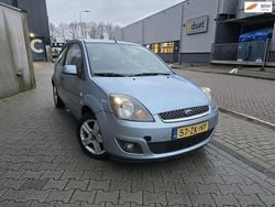 Blauw (metallic) Gebruikt 2008 Ford Fiesta Futura Hatchback | € 1.850 (Goede deal)