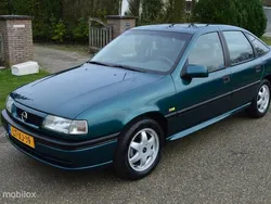 Blauw Gebruikt 1995 Opel Vectra Hatchback | € 8.995