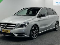 Grijs Gebruikt 2015 Mercedes B180 Prestige MPV | € 13.000 (Eerlijke prijs)