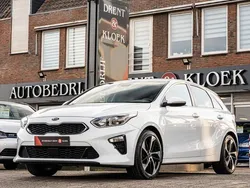 Wit Gebruikt 2019 Kia Ceed Hatchback | € 17.450 (Eerlijke prijs)