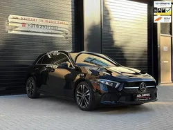 Zwart Gebruikt 2020 Mercedes A180 Hatchback | € 24.999 (Goede deal)
