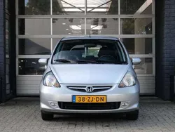 Grijs, metallic lak Gebruikt 2008 Honda Jazz LS Hatchback | € 3.450 (Iets duurder)