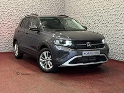 Grijs, metallic lak Gebruikt 2024 VW T-Cross Pro SUV | € 36.440 (Duur)
