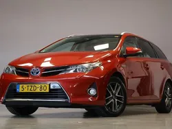Rood Gebruikt 2014 Toyota Auris Touring Sports Stationwagen | € 9.495 (Eerlijke prijs)