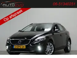 Zwart, metallic lak Gebruikt 2014 Volvo V40 CC Kinetic Stationwagen | € 10.995 (Eerlijke prijs)