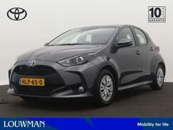 Grijs Gebruikt 2024 Toyota Yaris Hybrid Active Hatchback | € 23.445 (Eerlijke prijs)