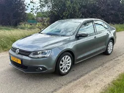 Grijs Gebruikt 2011 VW Jetta Comfortline Sedan | € 3.750 (Eerlijke prijs)