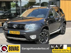 Grijs, metallic lak Gebruikt 2017 Dacia Duster Black Shadow SUV | € 12.950 (Eerlijke prijs)