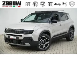Grijs, metallic lak Gebruikt 2025 Jeep Avenger Summit SUV | € 39.450 (Eerlijke prijs)
