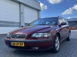 Rood Gebruikt 2003 Volvo V70 Comfort Stationwagen | € 3.500 (Goede deal)